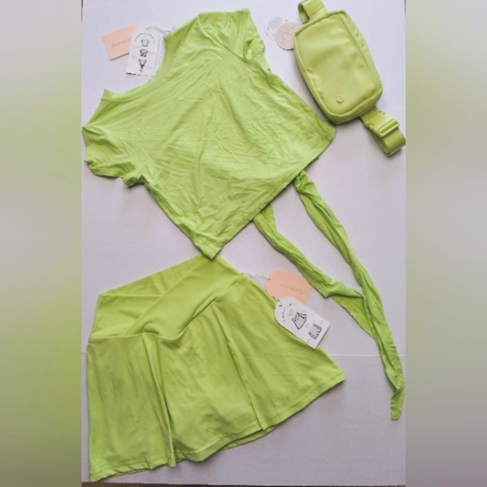 ⭐NEW LISTING⭐ BLOGILATES MATCHING 2 PIECE ATHLETIC WEAR SET WITH MATCHING BAG